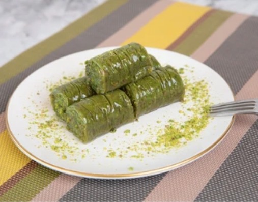 Tereyağlı Hamur 1000 Gr Fıstık Sarma pasta